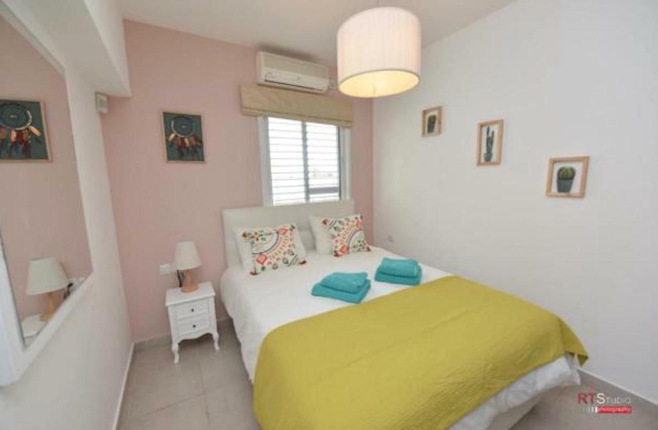 Villa With Heated Pool And Jacuzzi Sea View 300M Front Of The Beach Eilat Exterior photo